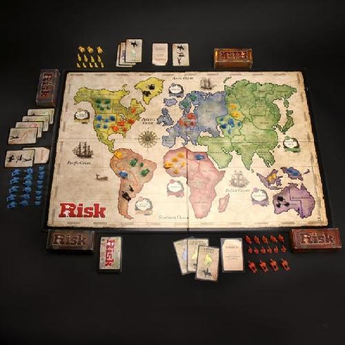 Jeu De Societe - Jeu De Plateau RISK. jeu de société de stratégie pour enfants. des 10 ans. jeu de Plateau. Hasbro Gaming