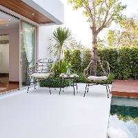 salon-bas-de-jardin-ensemble-canape-fauteuil-et-table-de-jardin