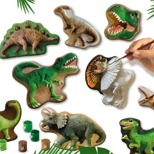 Kit Modelage SES CREATIVE - Moulage et peinture - Le monde des dinosaures