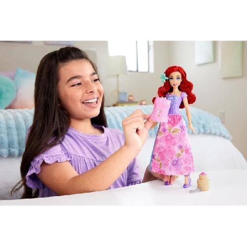 Poupee Spin & Reveal Ariel Mattel Poupée Disney Princesses avec 11 surprises HTV88