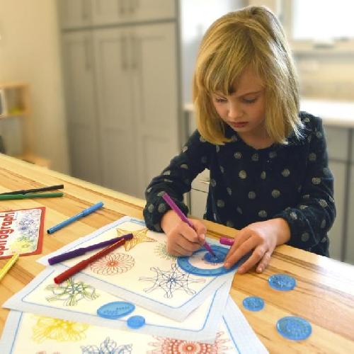 Jeu De Coloriage - Dessin - Pochoir Spirograph - Coffret classique 30 pieces - Silverlit - Art et mathématiques - a partir de 8 ans