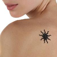 tatouages-bijoux-de-corps-bijoux-de-cheveux tatouages-bijoux-de-corps-bijoux-de-cheveux