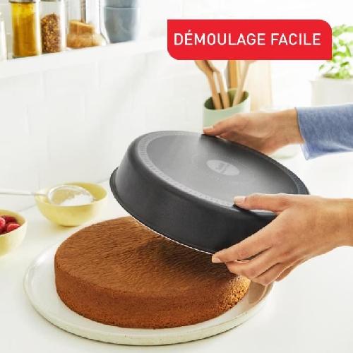 Moule A Gateau - Patisserie TEFAL Jungle Moule a cake 26 cm. Antiadhesif. Demoulage parfait. Diffusion homogene de la chaleur. Fabrique en France J5747202