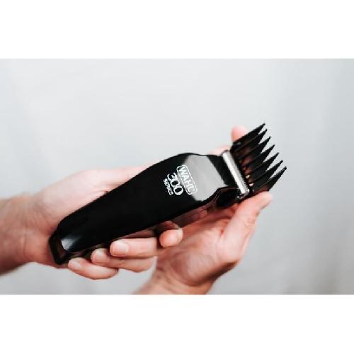 Tondeuse Cheveux  Tondeuse cheveux et barbe - WAHL - Home Pro 300 Cordless Clipper - 10 W - 120 min - 11 sabots - Noir