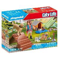 Univers Miniature - Habitation Miniature - Garage Miniature PLAYMOBIL 70676 City life Set Educatrice et chiens. Pour Enfant. des 4 ans. 37 pieces